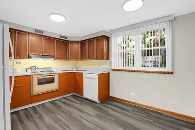 7101 W Foster Place #B, Chicago, IL 60656 - Photo 7