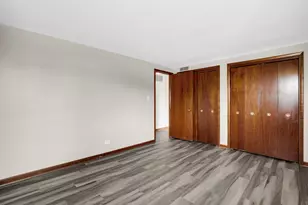7101 W Foster Pl, Chicago, IL 60656 - Photo 9