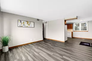 7101 W Foster Pl, Chicago, IL 60656 - Photo 3