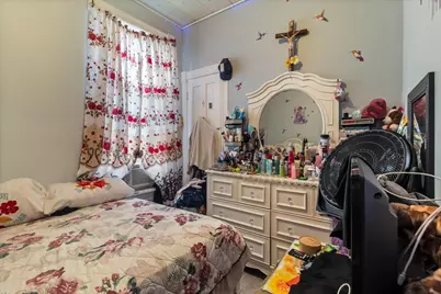 1922 N Central Park Avenue, Chicago, IL 60647 - Photo 5