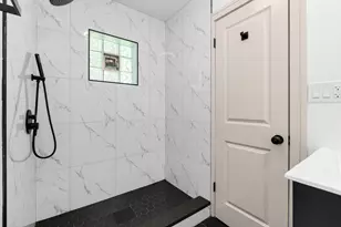 10205 S Yale Ave, Chicago, IL 60628 - Photo 15