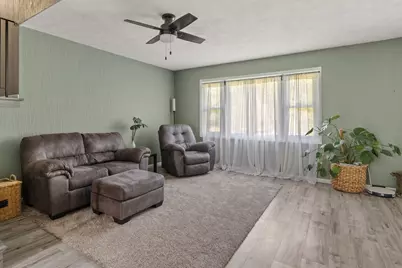 25 Woodcrest Drive, Geneseo, IL 61254 - Photo 3