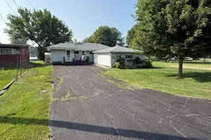 33060 N Battershall Rd, Grayslake, IL 60030 - Photo 1