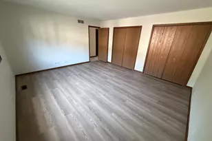 391 S Collins St, South Elgin, IL 60177 - Photo 7