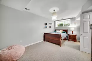 4027 N Mozart St, Chicago, IL 60618 - Photo 15
