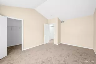 2409 Courtyard Cir, Aurora, IL 60506 - Photo 11