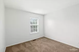 2409 Courtyard Cir, Aurora, IL 60506 - Photo 13
