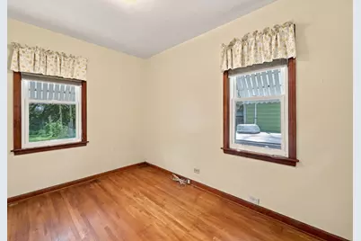 677 Clark Street, Elgin, IL 60123 - Photo 17
