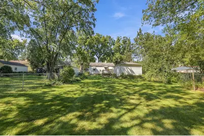 677 Clark Street, Elgin, IL 60123 - Photo 35