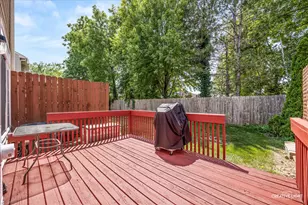 8145 Sierra Woods Ln, Carpentersville, IL 60110 - Photo 25