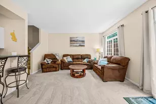 8145 Sierra Woods Ln, Carpentersville, IL 60110 - Photo 13