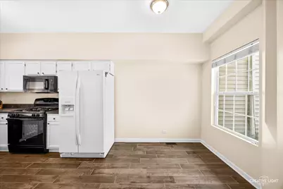 8145 Sierra Woods Lane #0, Carpentersville, IL 60110 - Photo 5