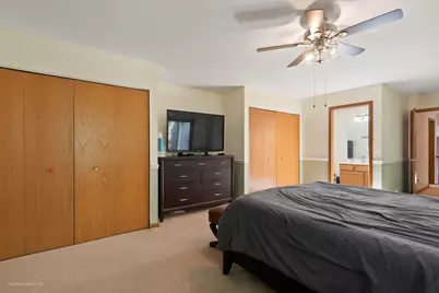 1360 Knottingham Drive, Gurnee, IL 60031 - Photo 15
