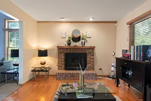 1360 Knottingham Dr, Gurnee, IL 60031 - Photo 9