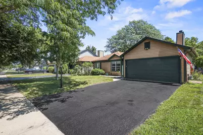 1744 Ranchview Drive, Naperville, IL 60565 - Photo 3