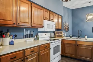 1744 Ranchview Dr, Naperville, IL 60565 - Photo 11