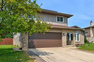 288 Heritage Pkwy, Romeoville, IL 60446 - Photo 3