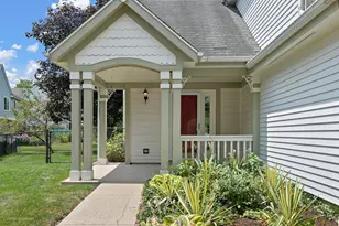 220 Lexington Ln, Grayslake, IL 60030 - Photo 1