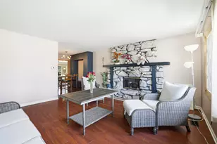 7388 Coventry Ln, Hanover Park, IL 60133 - Photo 9