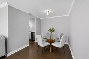 111 E Chestnut St, Chicago, IL 60611 - Photo 9