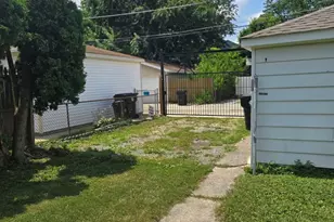 2106 S 22nd Ave, Broadview, IL 60155 - Photo 5
