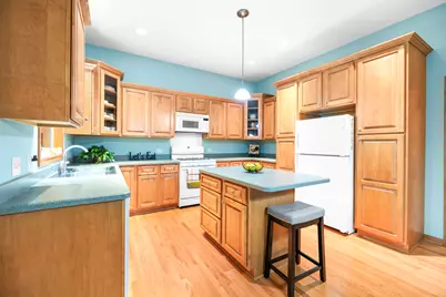 403 Jake Court, Hampshire, IL 60140 - Photo 5