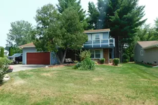 113 Queensbury Pl, Poplar Grove, IL 61065 - Photo 1
