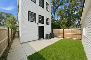 638 E 65th St, Chicago, IL 60637 - Photo 19