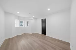 638 E 65th St, Chicago, IL 60637 - Photo 9