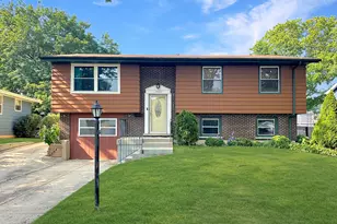 2402 Birch Ln, Rolling Meadows, IL 60008 - Photo 1