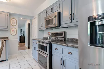 [Address not provided], Libertyville, IL 60048 - Photo 9