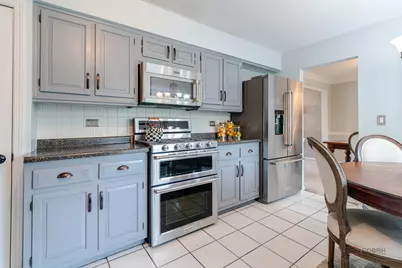[Address not provided], Libertyville, IL 60048 - Photo 11