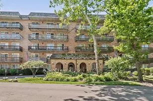 500 Redondo Dr, Downers Grove, IL 60516 - Photo 1