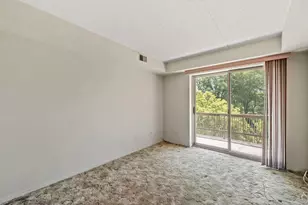 500 Redondo Dr, Downers Grove, IL 60516 - Photo 9