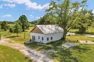 22518 State Hwy 133, Oakland, IL 61943 - Photo 9