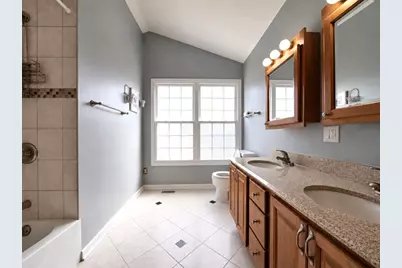 6582 Tealwood Drive, Lisle, IL 60532 - Photo 11