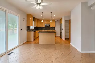 6582 Tealwood Dr, Lisle, IL 60532 - Photo 7