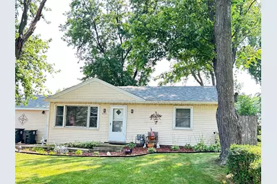 400 Birchwood Drive, Antioch, IL 60002 - Photo 1