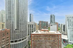 111 E Chestnut St, Chicago, IL 60611 - Photo 15