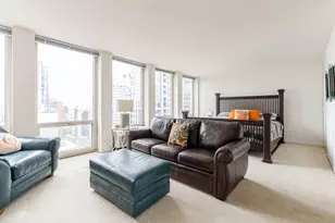 111 E Chestnut St, Chicago, IL 60611 - Photo 5