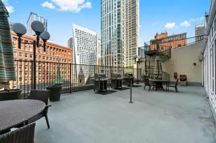 111 E Chestnut St, Chicago, IL 60611 - Photo 21