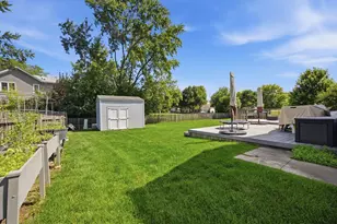 330 Sutcliffe Cir, Vernon Hills, IL 60061 - Photo 23