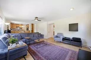 330 Sutcliffe Cir, Vernon Hills, IL 60061 - Photo 9