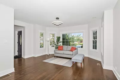 5529 W Cornelia Avenue, Chicago, IL 60641 - Photo 5