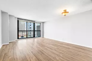 33 W Delaware Pl, Chicago, IL 60610 - Photo 3