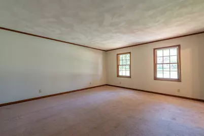 23 Elizabeth Circle, Freeport, IL 61032 - Photo 5