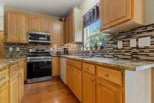 706 W Hampton Ave, Loves Park, IL 61111 - Photo 9