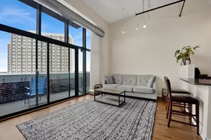 1645 W Ogden Ave, Chicago, IL 60612 - Photo 5