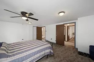 11022 S State Line Rd, Chicago, IL 60617 - Photo 17