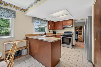 975 W Pine Avenue, Roselle, IL 60172 - Photo 17